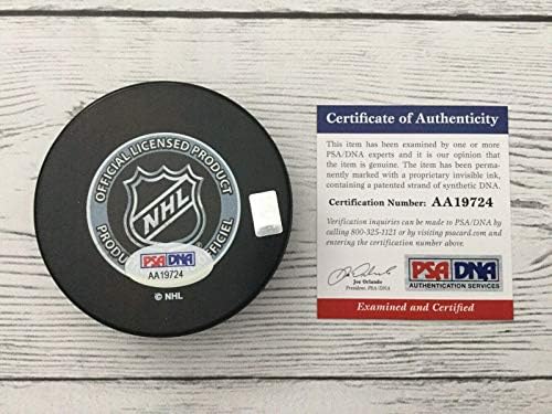 Daniel Sedin potpisao je hokejaški pak Vancouver s autogramom u NHL PAKOVIMA s autogramima